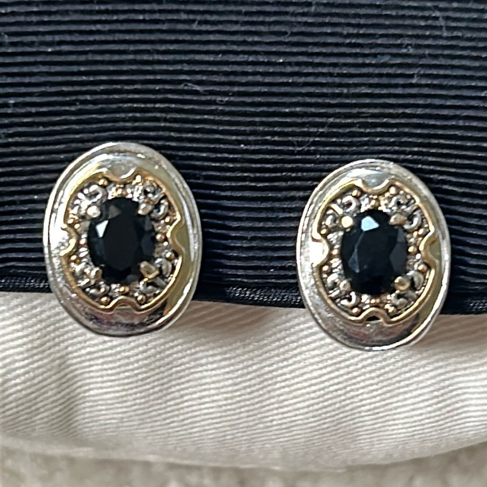 CLIP BLK, silver & gold earrings